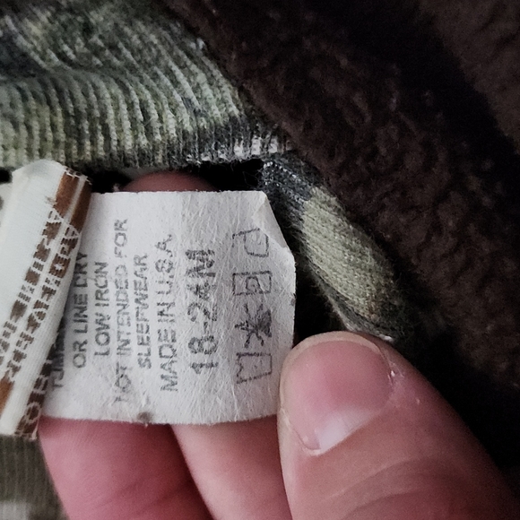 Camo hoodie size 18-24 months - Picture 3 of 3